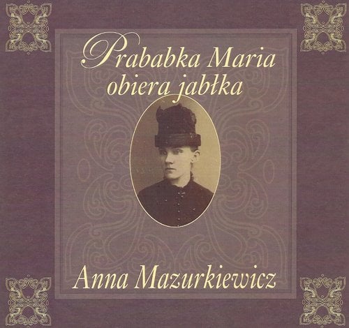 Image of Prababka Maria obiera jabłka