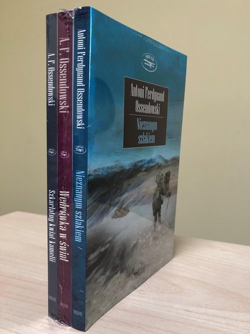 Image of Nieznanym szlakiem / Wędrówka w świat / Szkarłatny kwiat kamelii Pakiet